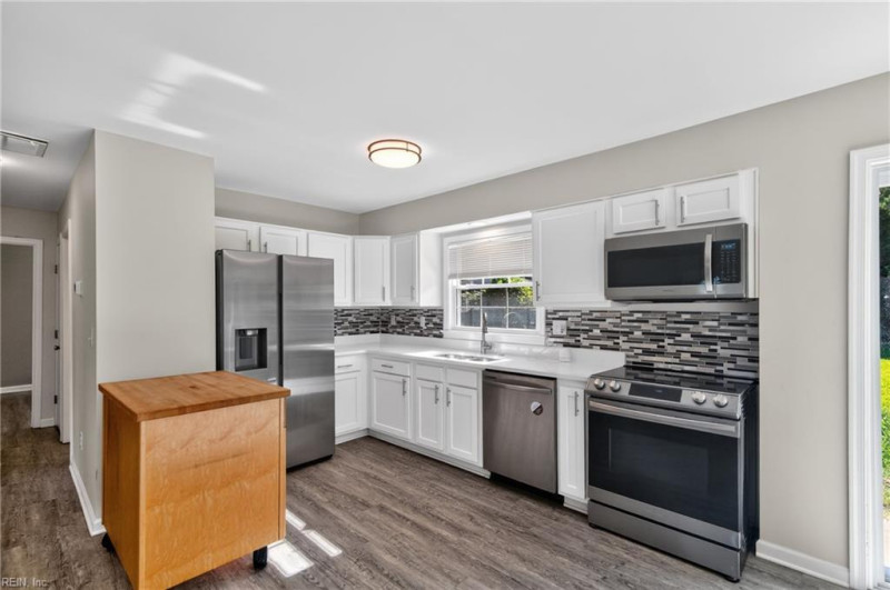 Photo 10 of 26 residential for sale in Newport News virginia
