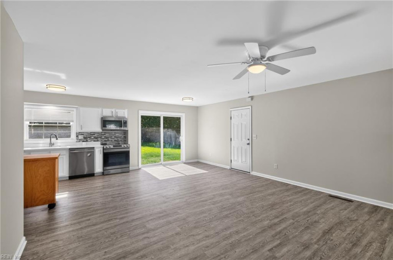 Photo 4 of 26 residential for sale in Newport News virginia