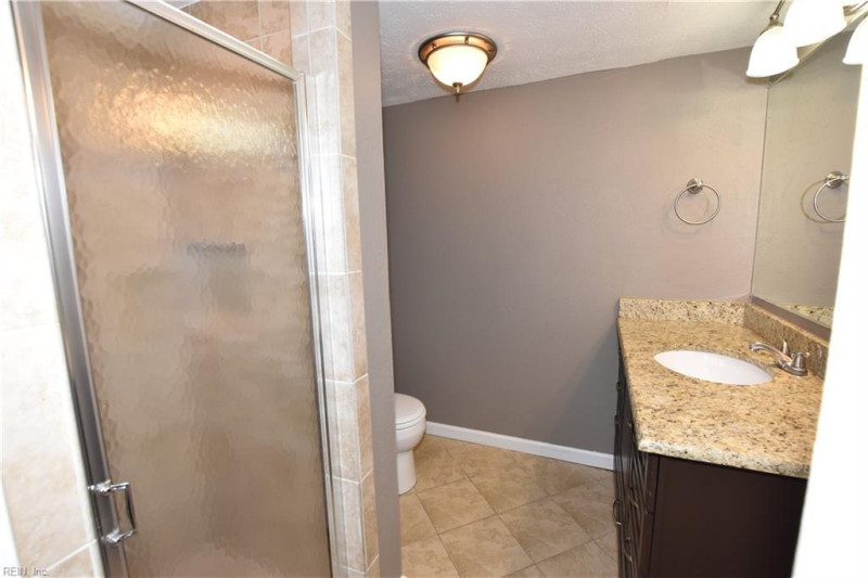 Photo 14 of 33 residential for sale in Hampton virginia