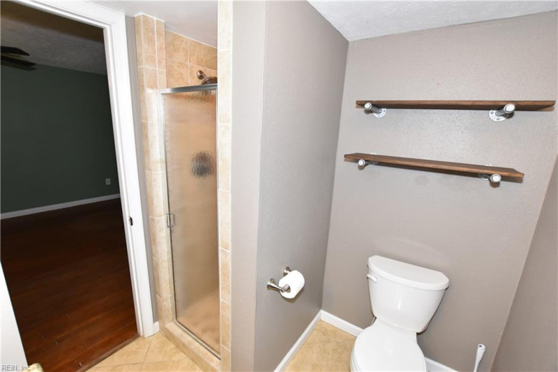 Photo 16 of 33 residential for sale in Hampton virginia