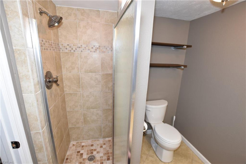 Photo 17 of 33 residential for sale in Hampton virginia
