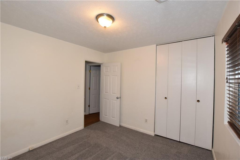 Photo 19 of 33 residential for sale in Hampton virginia