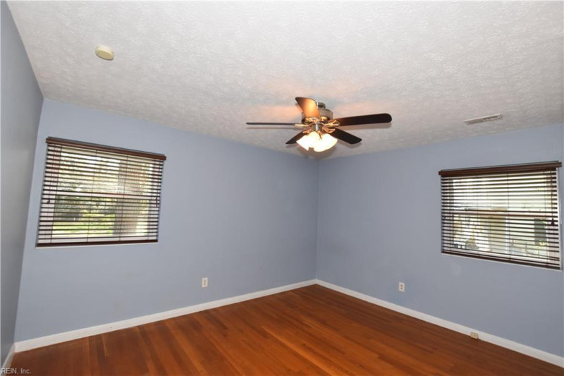 Photo 20 of 33 residential for sale in Hampton virginia