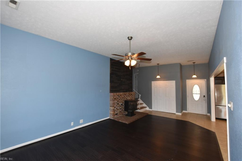 Photo 5 of 33 residential for sale in Hampton virginia