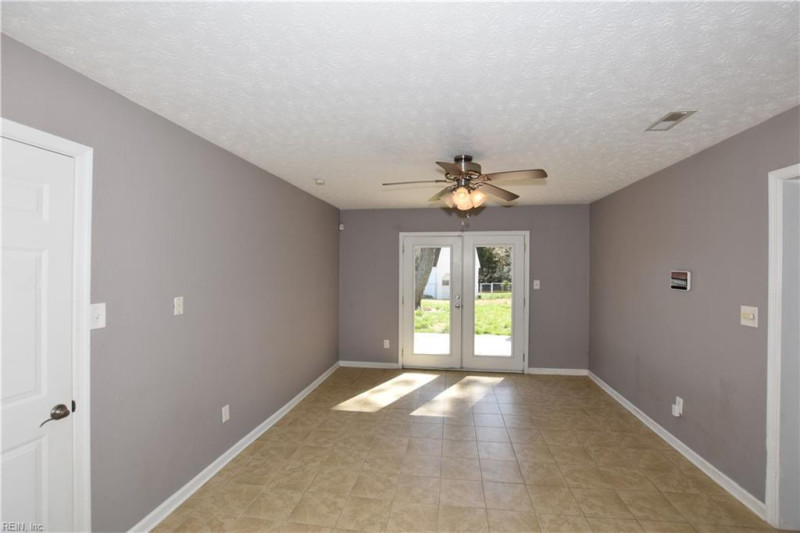 Photo 9 of 33 residential for sale in Hampton virginia