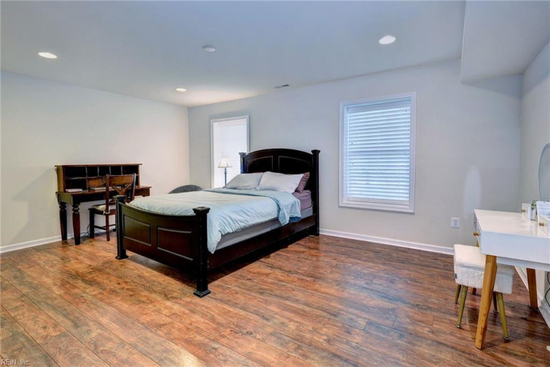 Photo 36 of 50 residential for sale in James City County virginia