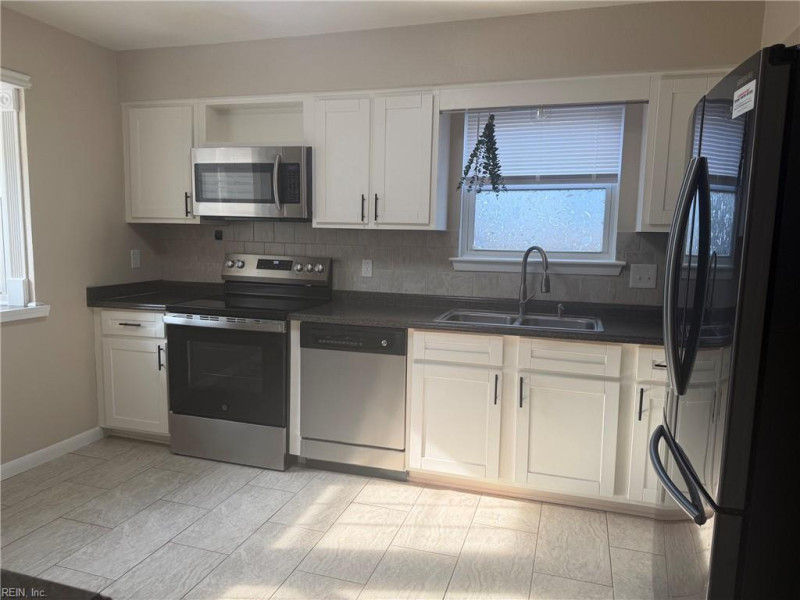 Photo 5 of 16 residential for sale in Virginia Beach virginia