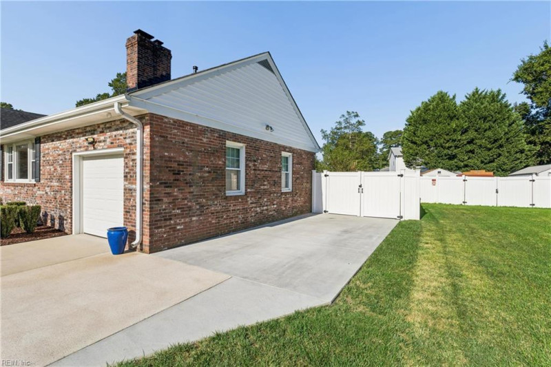 Photo 3 of 43 residential for sale in Portsmouth virginia Photo 3 of 43 residential for sale in Portsmouth virginia