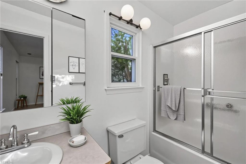 Photo 17 of 22 residential for sale in Virginia Beach virginia
