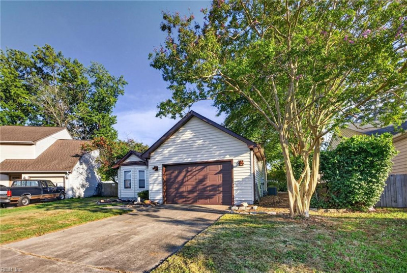 Photo 2 of 22 residential for sale in Virginia Beach virginia