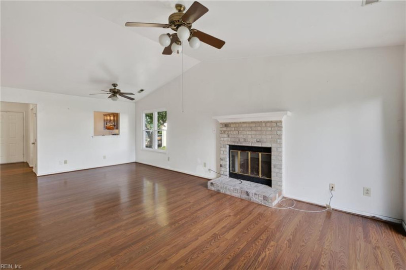 Photo 5 of 22 residential for sale in Virginia Beach virginia