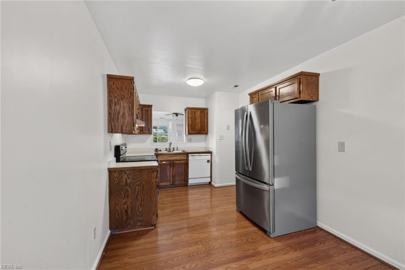 Photo 6 of 22 residential for sale in Virginia Beach virginia