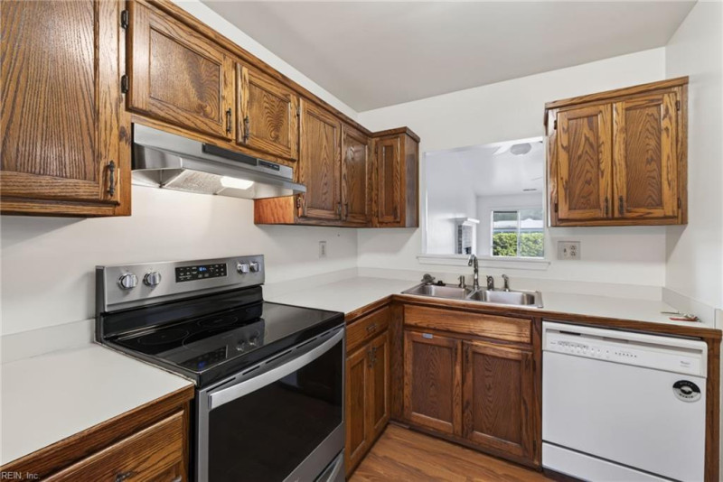 Photo 7 of 22 residential for sale in Virginia Beach virginia