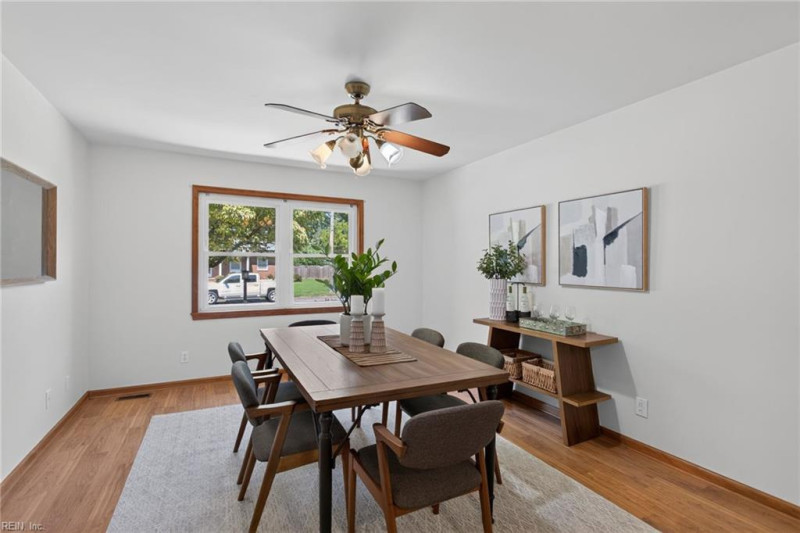 Photo 16 of 38 residential for sale in Chesapeake virginia