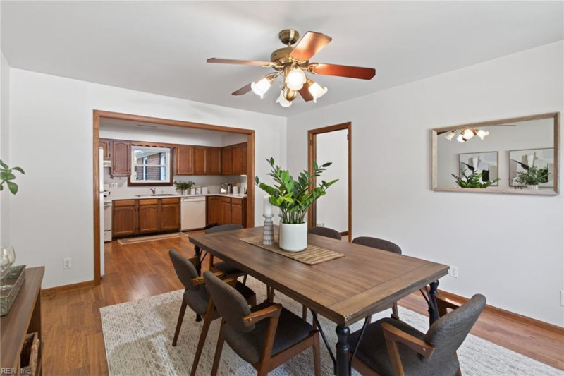 Photo 18 of 38 residential for sale in Chesapeake virginia