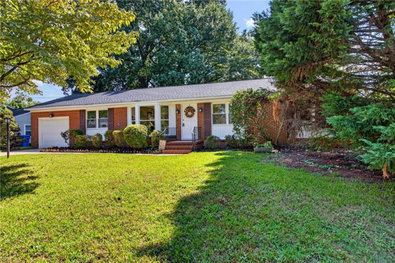 Photo 2 of 38 residential for sale in Chesapeake virginia