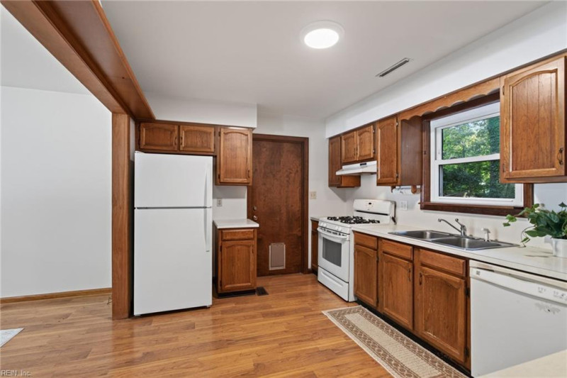 Photo 24 of 38 residential for sale in Chesapeake virginia