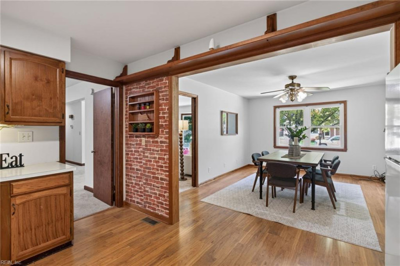 Photo 25 of 38 residential for sale in Chesapeake virginia