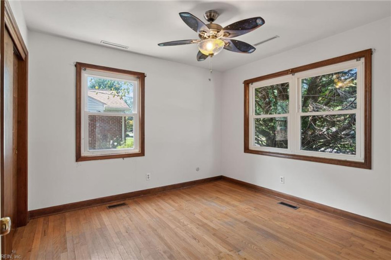 Photo 28 of 38 residential for sale in Chesapeake virginia