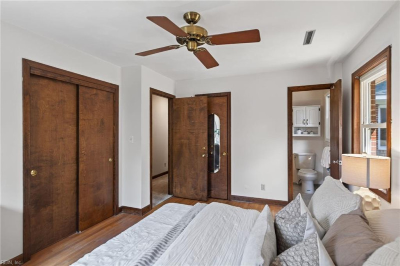 Photo 31 of 38 residential for sale in Chesapeake virginia