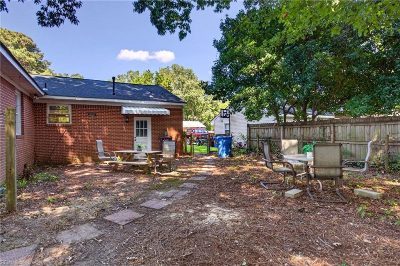 Photo 35 of 38 residential for sale in Chesapeake virginia