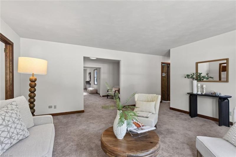 Photo 8 of 38 residential for sale in Chesapeake virginia