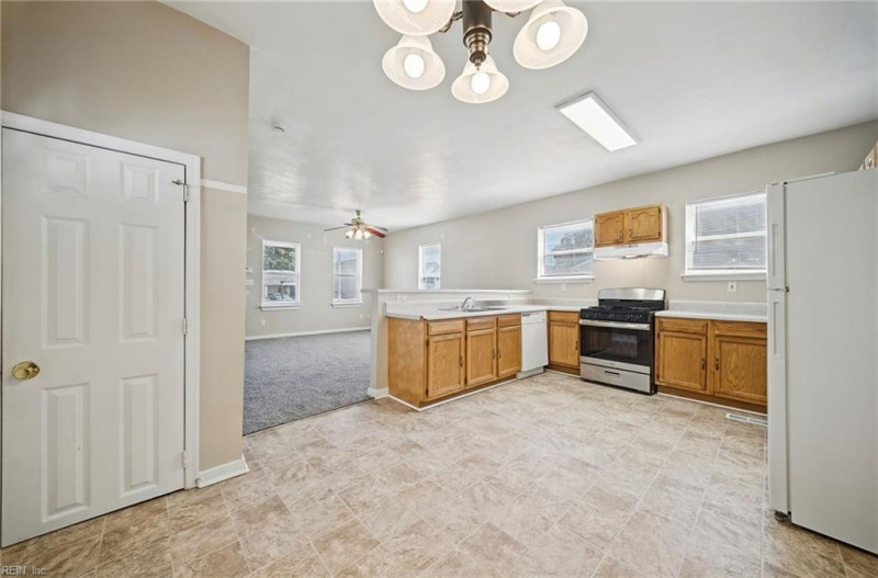 Photo 12 of 34 residential for sale in Chesapeake virginia Photo 12 of 34 residential for sale in Chesapeake virginia