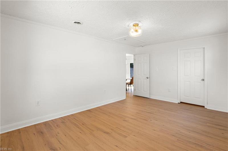 Photo 14 of 27 residential for sale in Hampton virginia