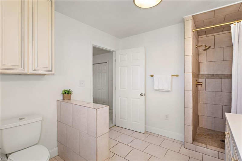 Photo 19 of 27 residential for sale in Hampton virginia
