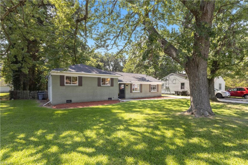 Photo 2 of 27 residential for sale in Hampton virginia