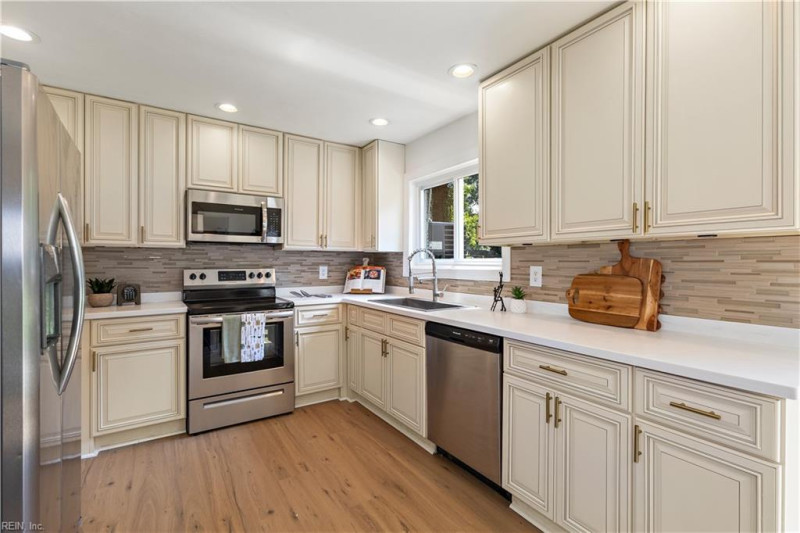 Photo 9 of 27 residential for sale in Hampton virginia