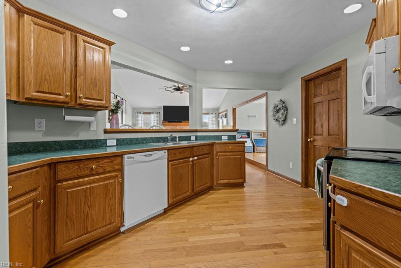 Photo 16 of 48 residential for sale in Southampton County virginia