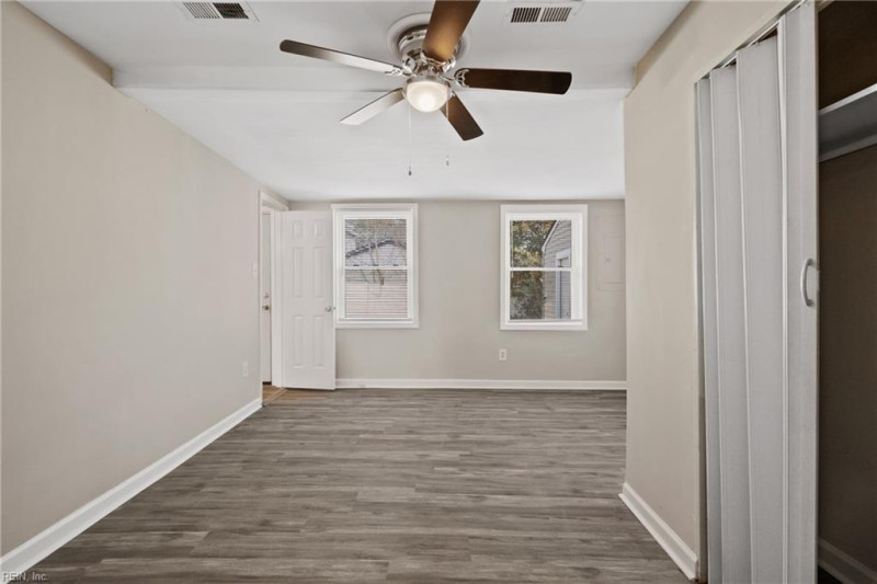 Photo 11 of 21 residential for sale in Portsmouth virginia