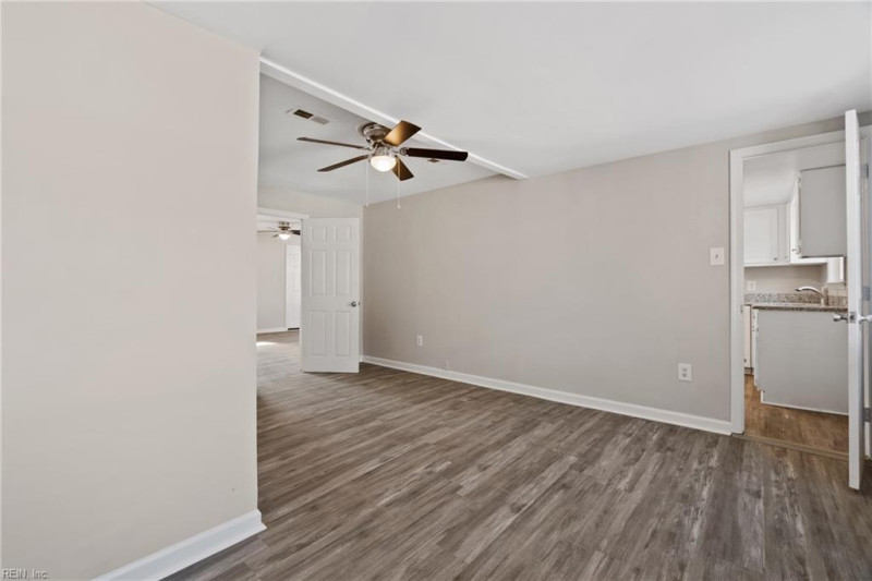 Photo 13 of 21 residential for sale in Portsmouth virginia