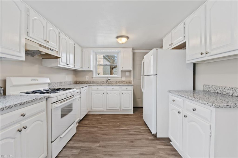 Photo 14 of 21 residential for sale in Portsmouth virginia