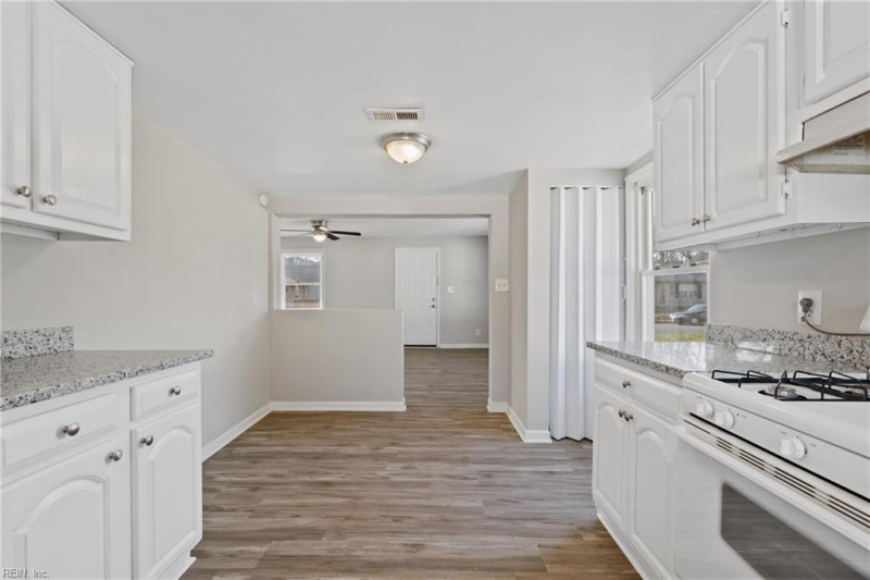 Photo 15 of 21 residential for sale in Portsmouth virginia