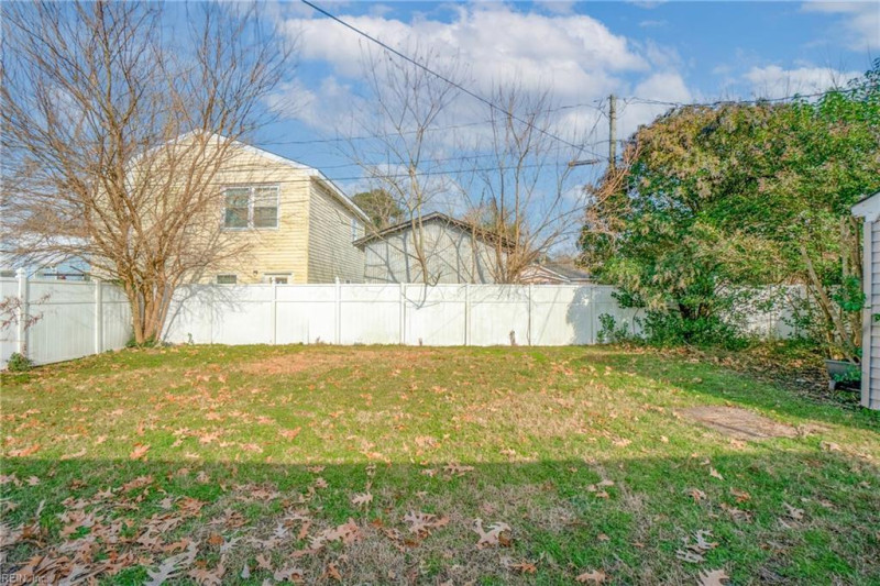 Photo 17 of 21 residential for sale in Portsmouth virginia