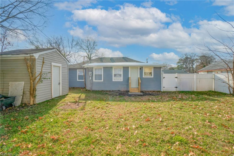 Photo 19 of 21 residential for sale in Portsmouth virginia