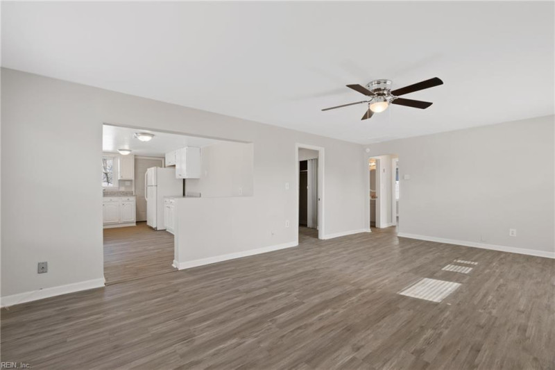 Photo 3 of 21 residential for sale in Portsmouth virginia