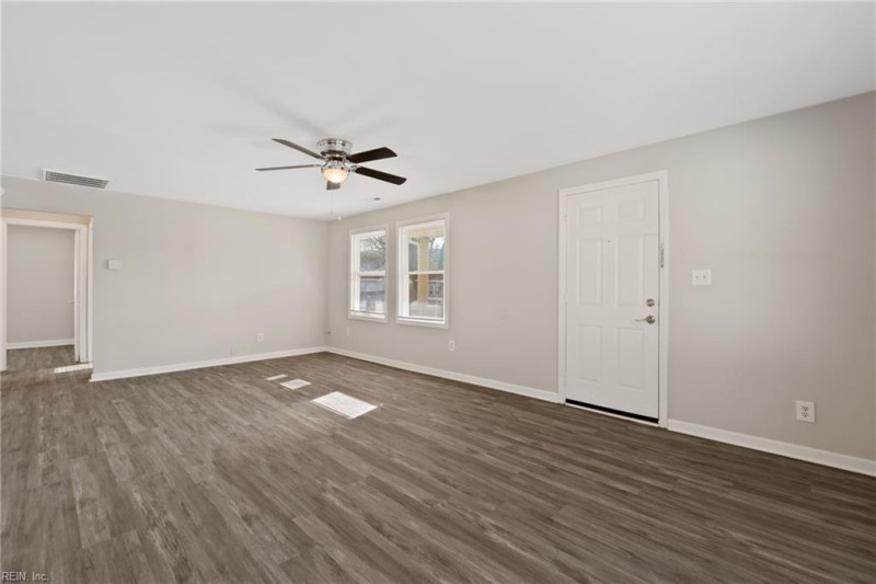 Photo 4 of 21 residential for sale in Portsmouth virginia