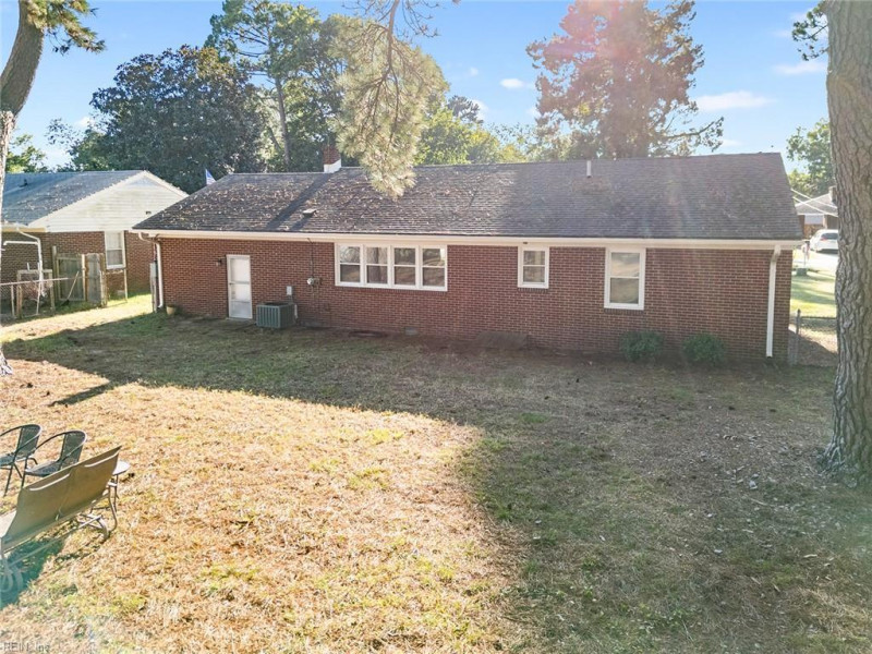 Photo 10 of 13 residential for sale in Isle of Wight County virginia