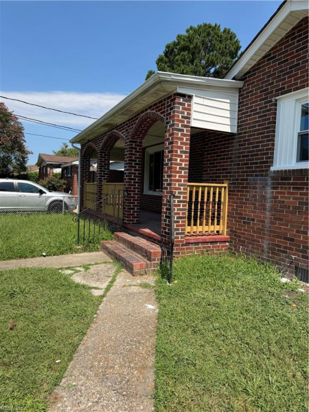 Photo 1 of 1 residential for sale in Chesapeake virginia