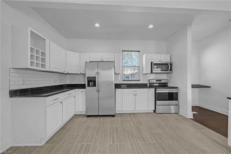 Photo 10 of 47 residential for sale in Norfolk virginia