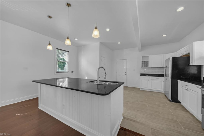 Photo 13 of 47 residential for sale in Norfolk virginia