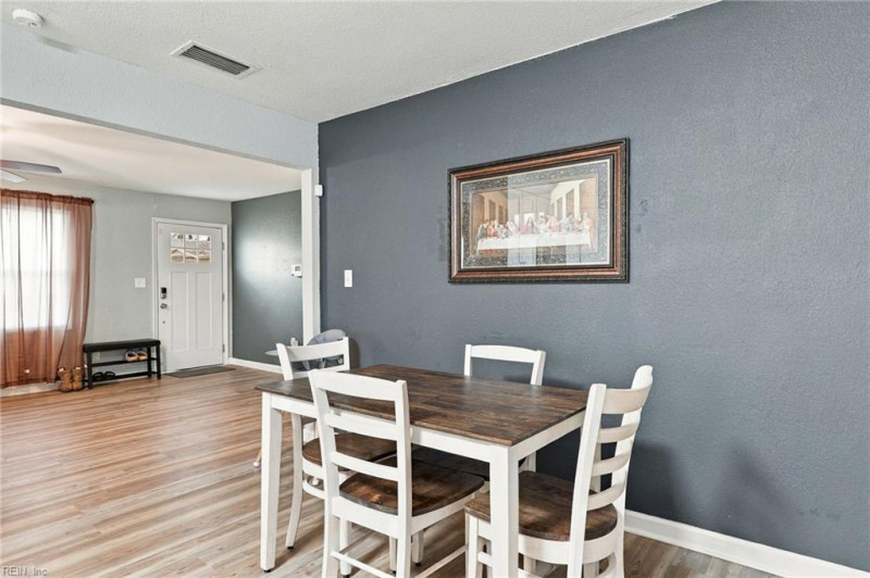 Photo 15 of 35 residential for sale in Chesapeake virginia Photo 15 of 35 residential for sale in Chesapeake virginia