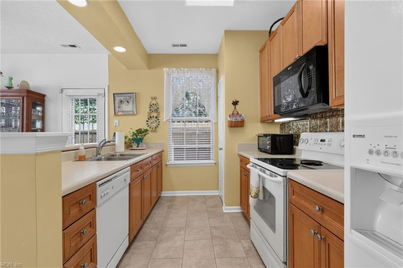 Photo 16 of 38 residential for sale in Chesapeake virginia Photo 16 of 38 residential for sale in Chesapeake virginia
