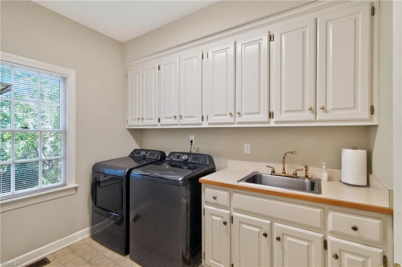 Photo 13 of 40 residential for sale in Isle of Wight County virginia