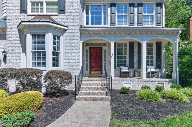 Photo 3 of 40 residential for sale in Isle of Wight County virginia