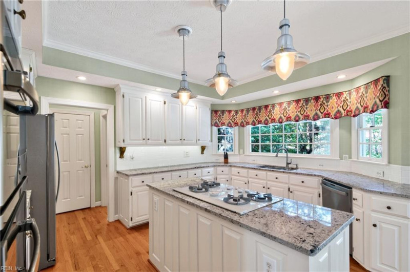 Photo 9 of 40 residential for sale in Isle of Wight County virginia