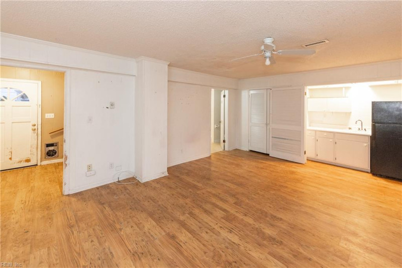 Photo 36 of 48 residential for sale in Virginia Beach virginia